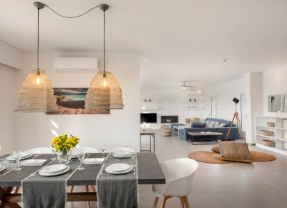 Sitting Areas & Kitchen